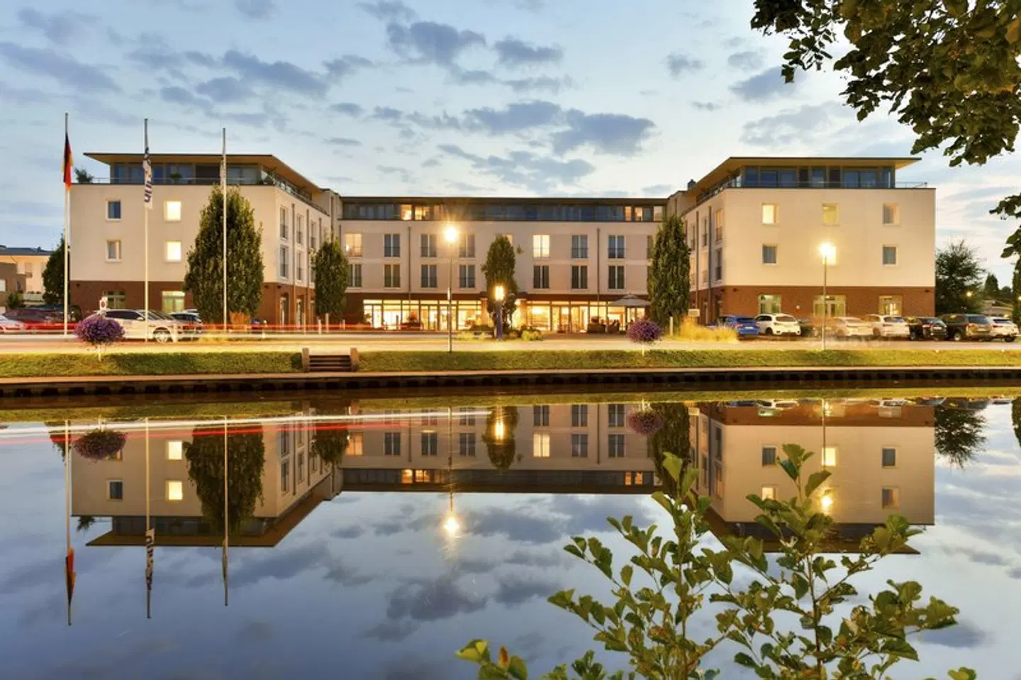 Best Western Plus Hotel Papenburg EXTERIOR