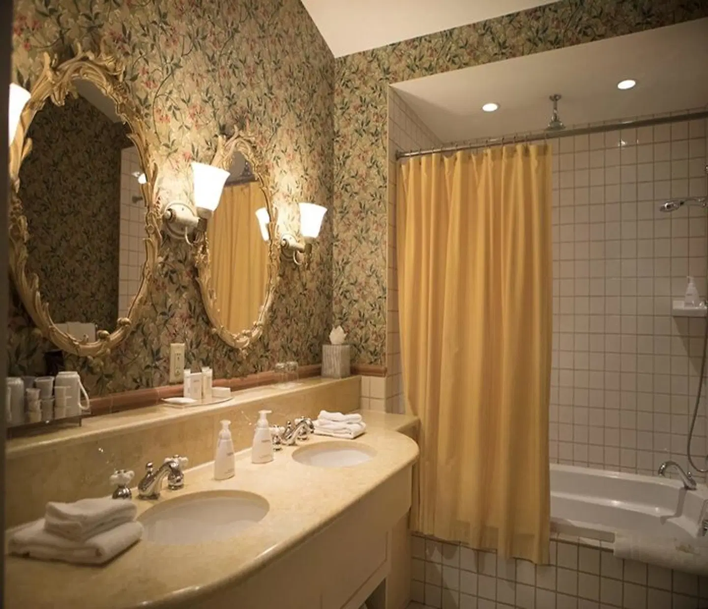 Old Mill Toronto Hotel Badezimmer