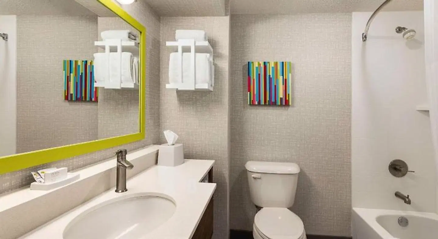 Hampton Inn & Suites Springfield Badezimmer