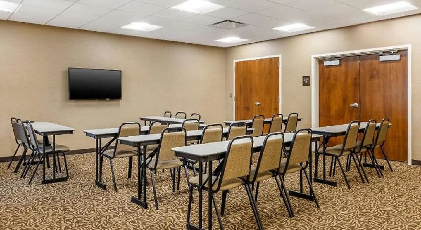 Comfort Inn & Suites at CrossPlex Village Konferenz