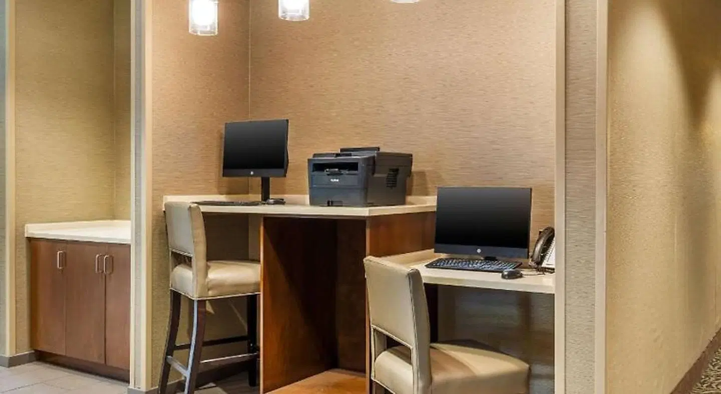 Comfort Inn & Suites at CrossPlex Village ROOM_EXAMPLE