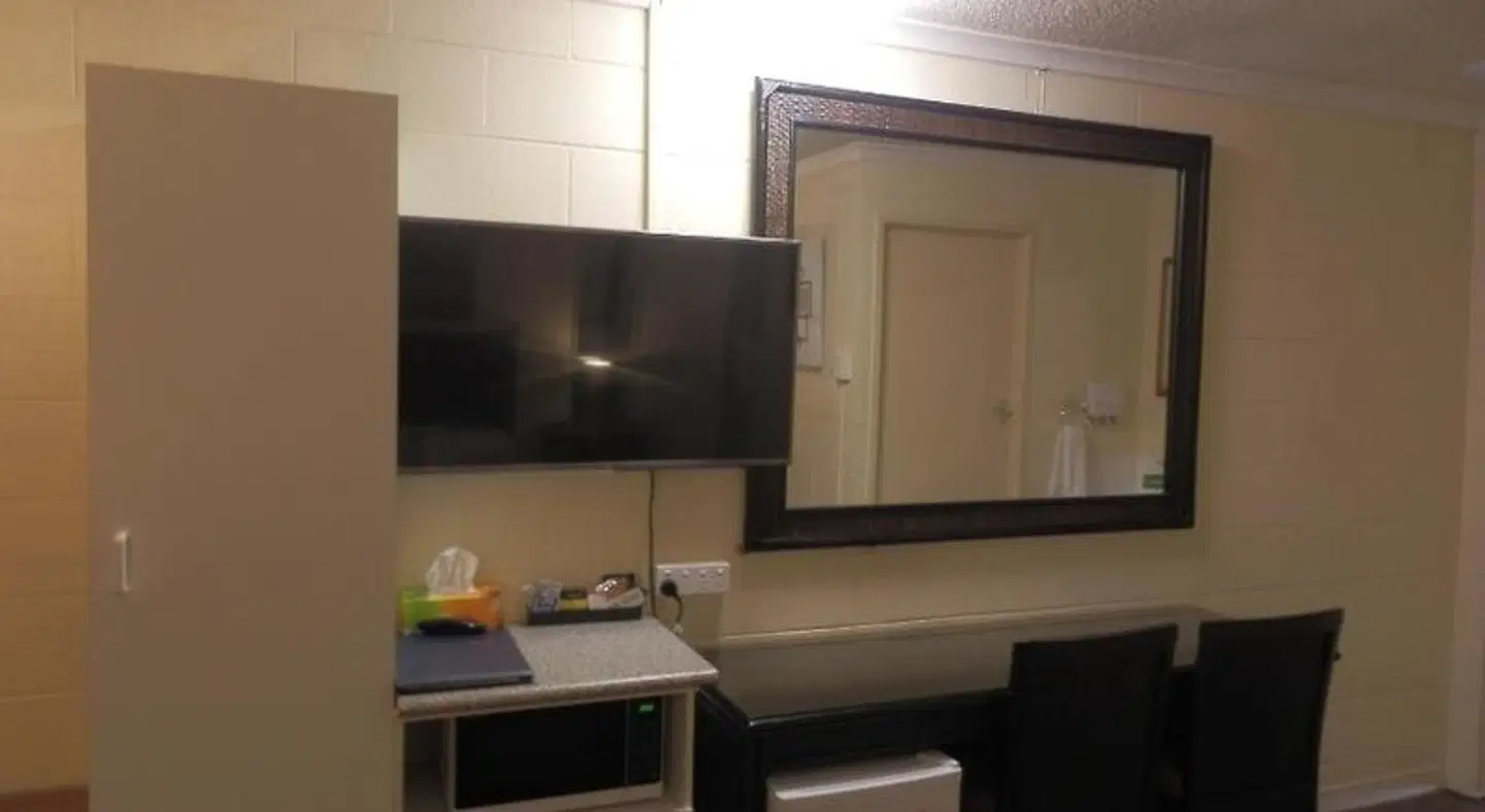 Flying Spur Motel ROOM_EXAMPLE