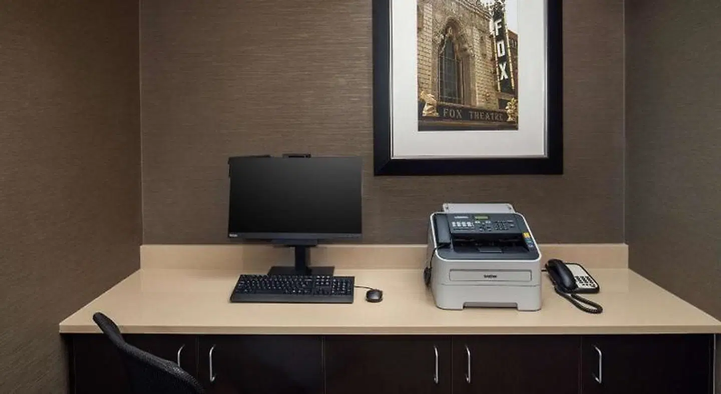Embassy Suites by Hilton Saint Louis - Downtown ROOM_EXAMPLE