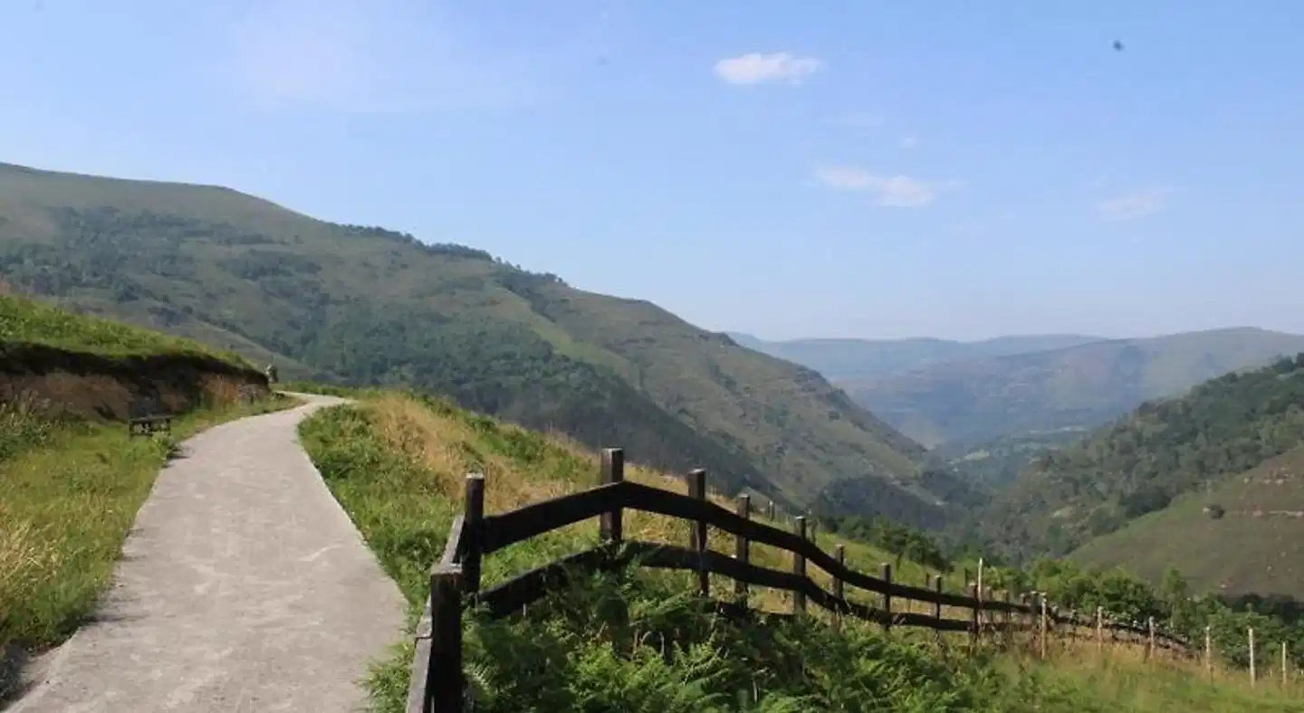 Apartamentos San Antonio Landschaft