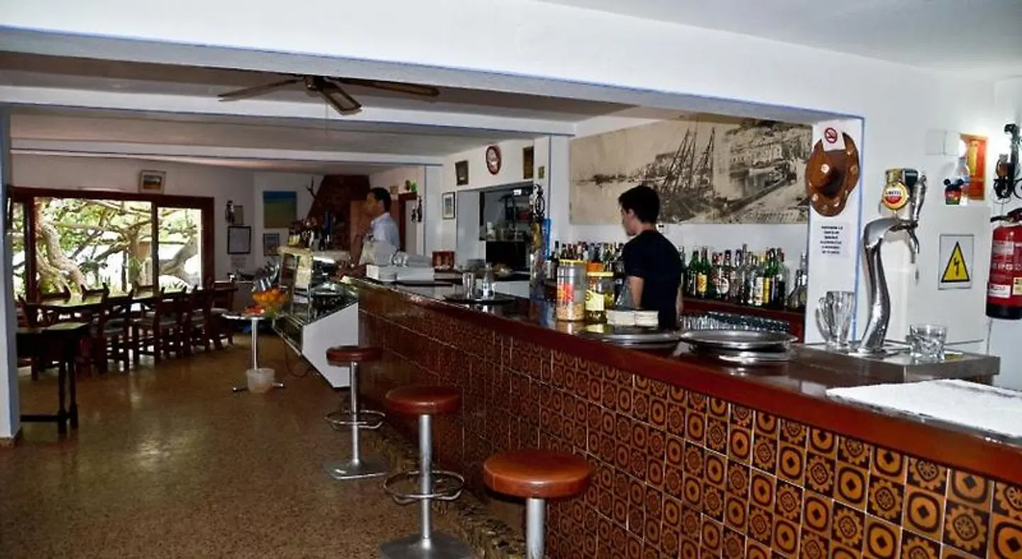 Hostal Alocs Bar