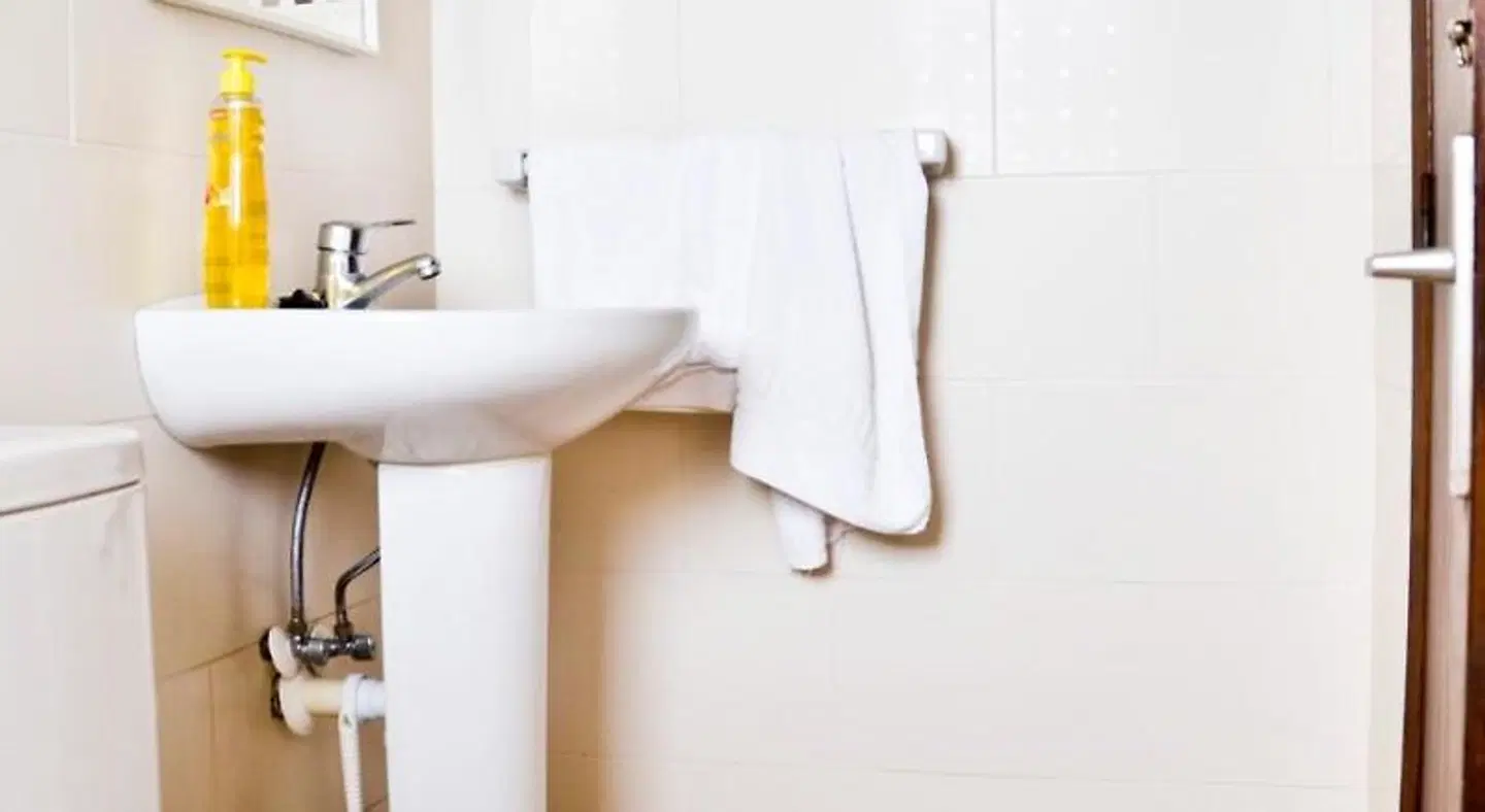 Hostal Alocs Badezimmer