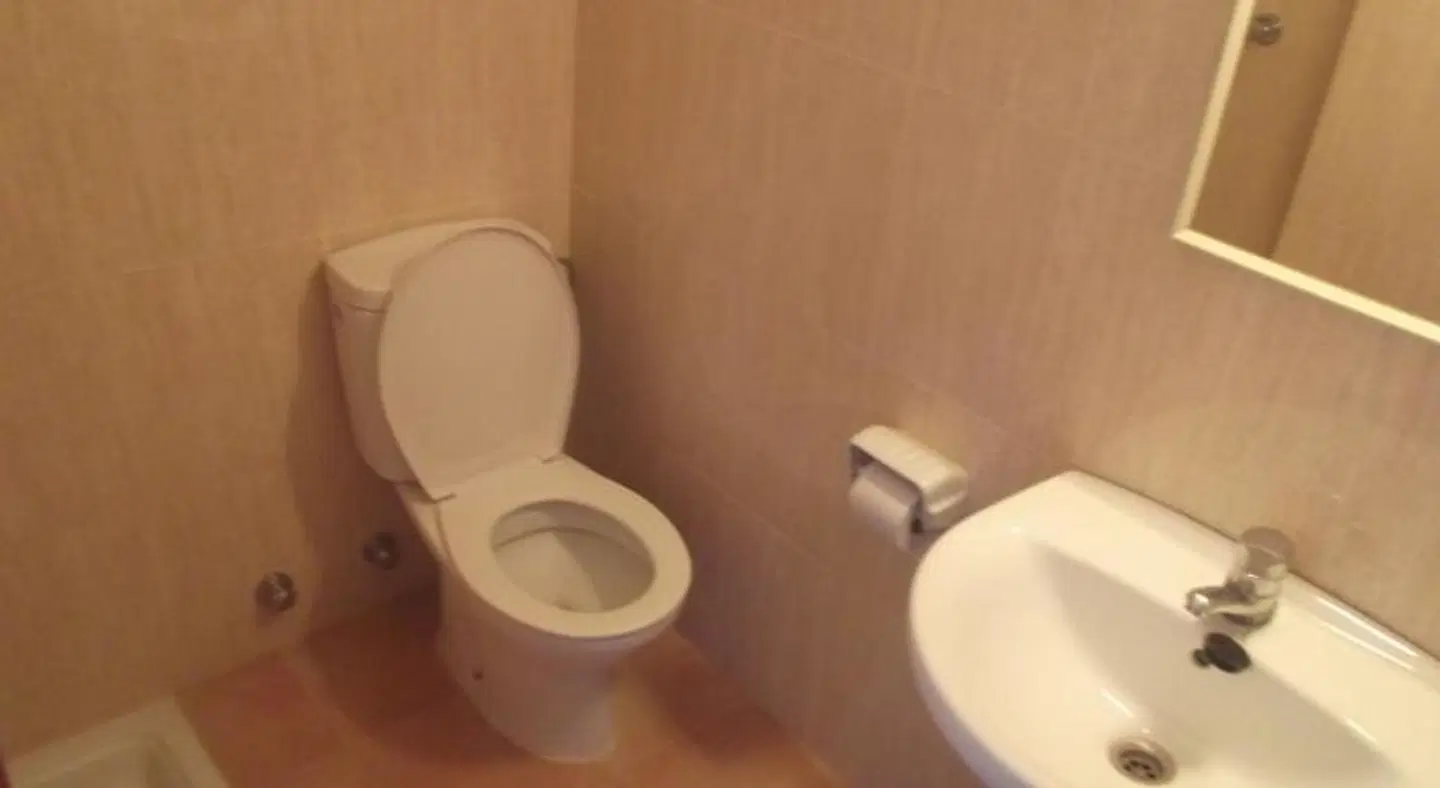 Hostal Alocs Badezimmer