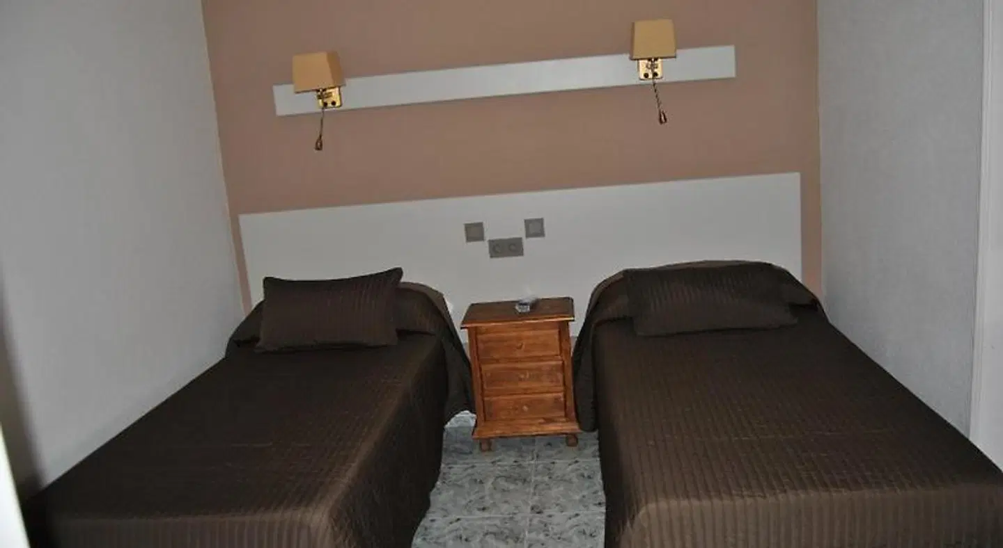 Hoya ROOM_EXAMPLE