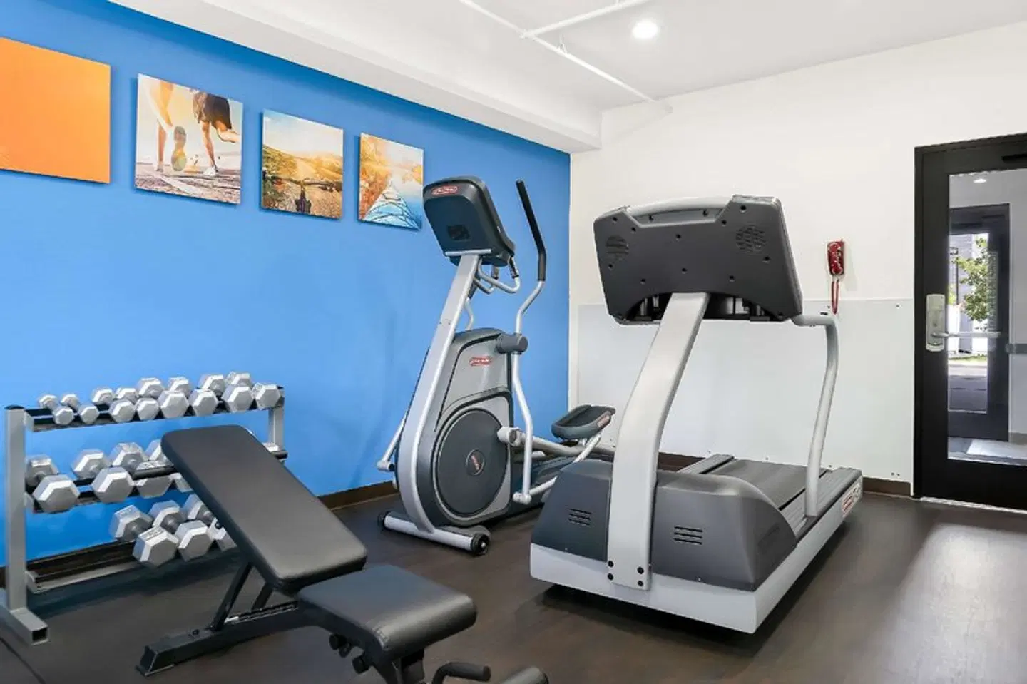 Comfort Suites SPORTS_AND_LEISURE