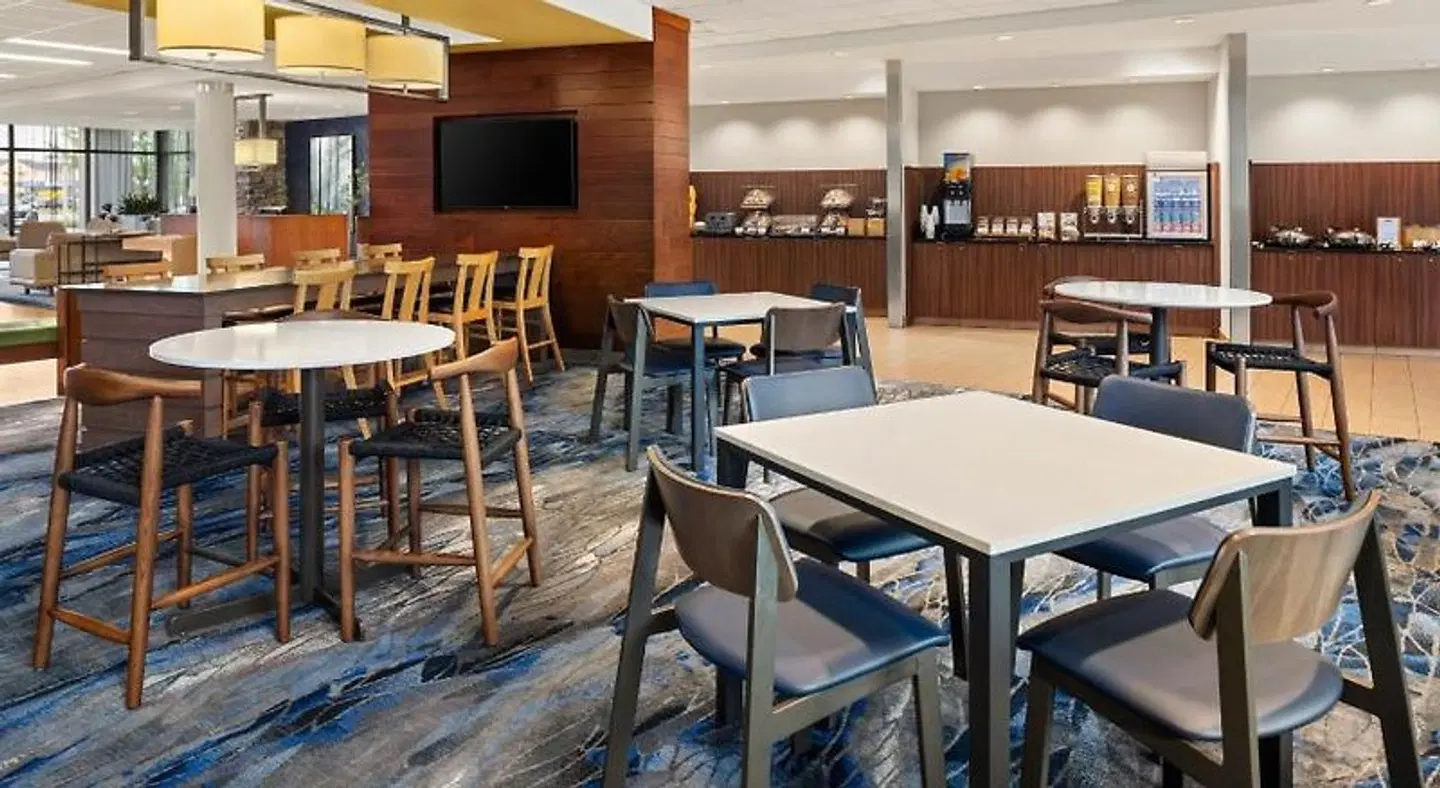 Fairfield by Marriott Inn & Suites Waterloo Cedar Falls Restaurant