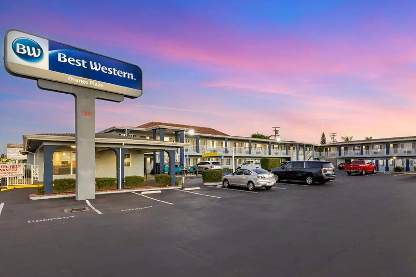 Best Western Orange Plaza EXTERIOR