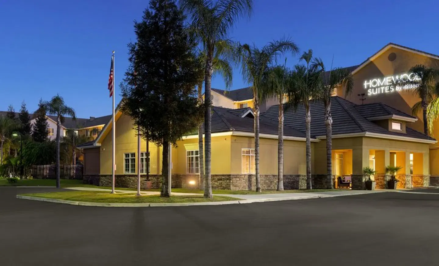 Homewood Suites by Hilton Bakersfield EXTERIOR