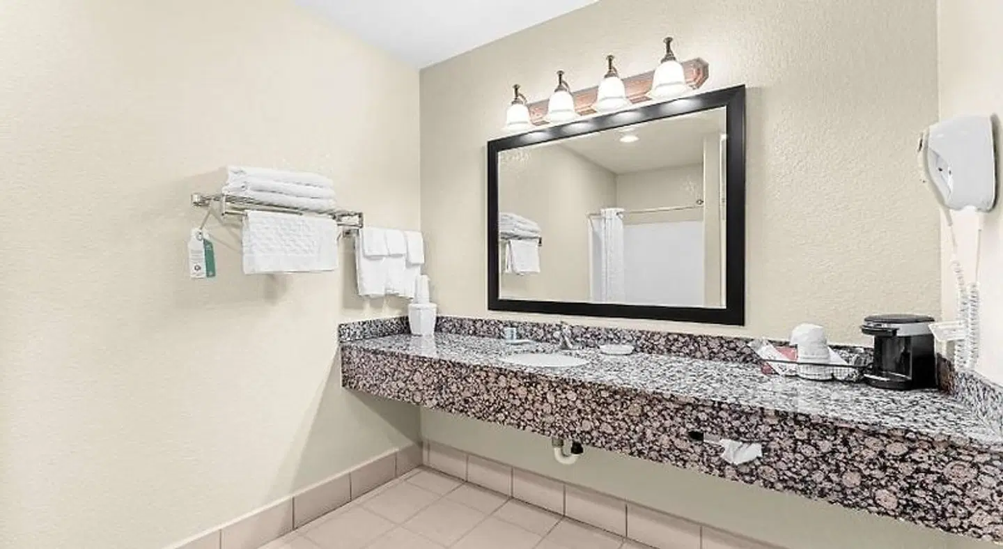 Best Western Apache Junction Inn Badezimmer