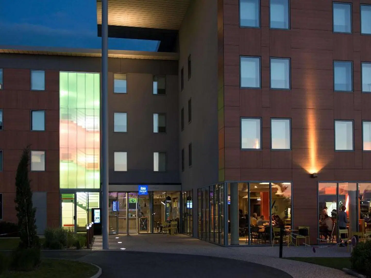 ibis budget Aéroport Lyon-Saint-Exupéry EXTERIOR