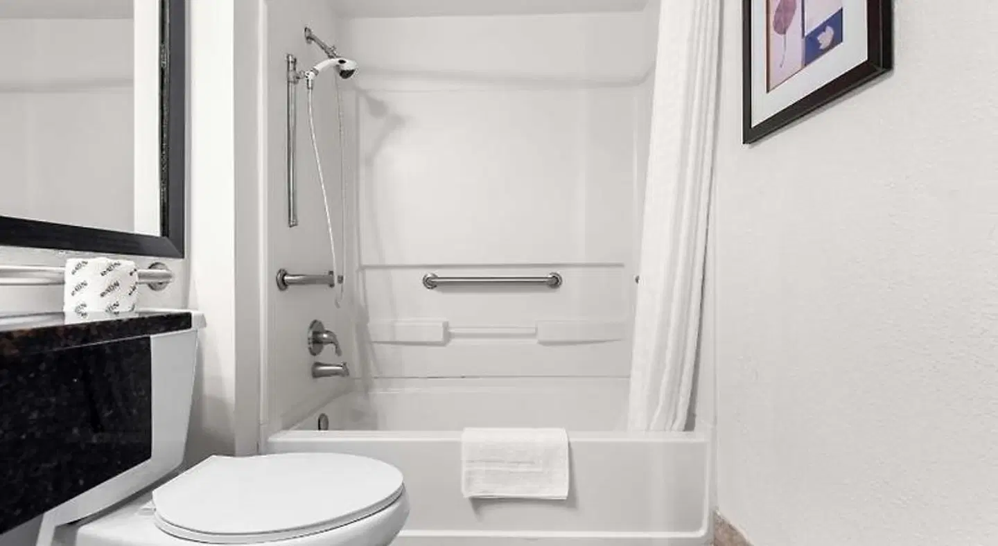 Magnolia Bluffs Casino Hotel, BW Premier Collection Badezimmer