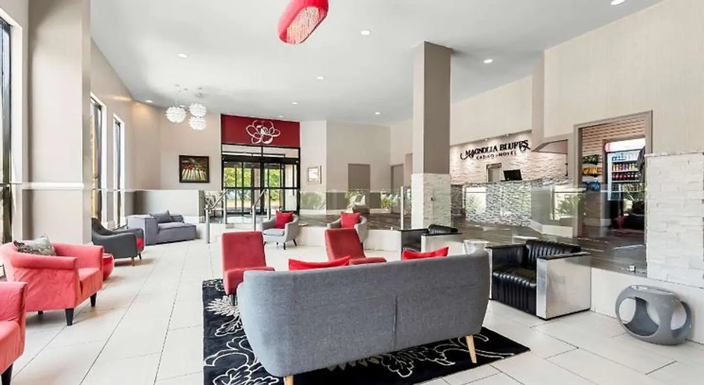 Magnolia Bluffs Casino Hotel, BW Premier Collection LOUNGE_LOBBY