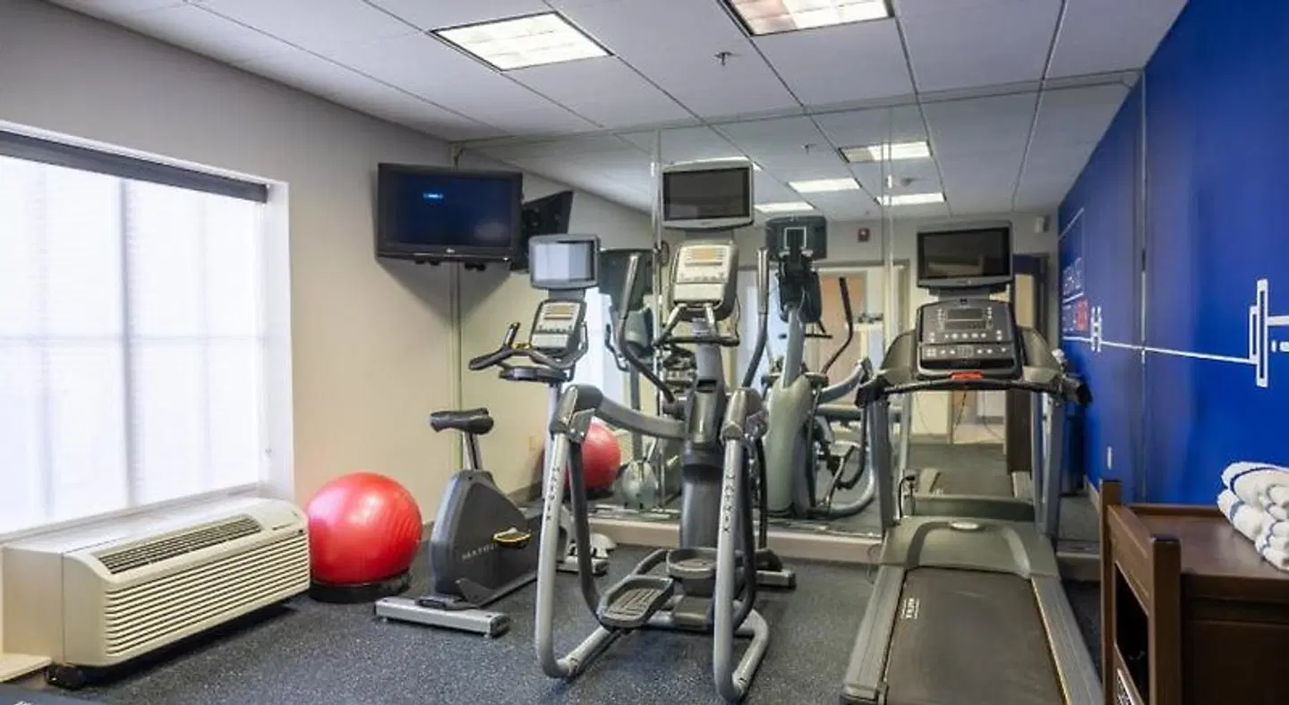 Holiday Inn Express & Suites Vicksburg by IHG SPORTS_AND_LEISURE