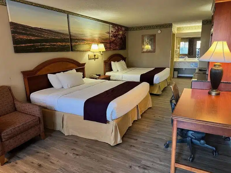 Days Inn & Suites by Wyndham Starkville – Hotelfoto