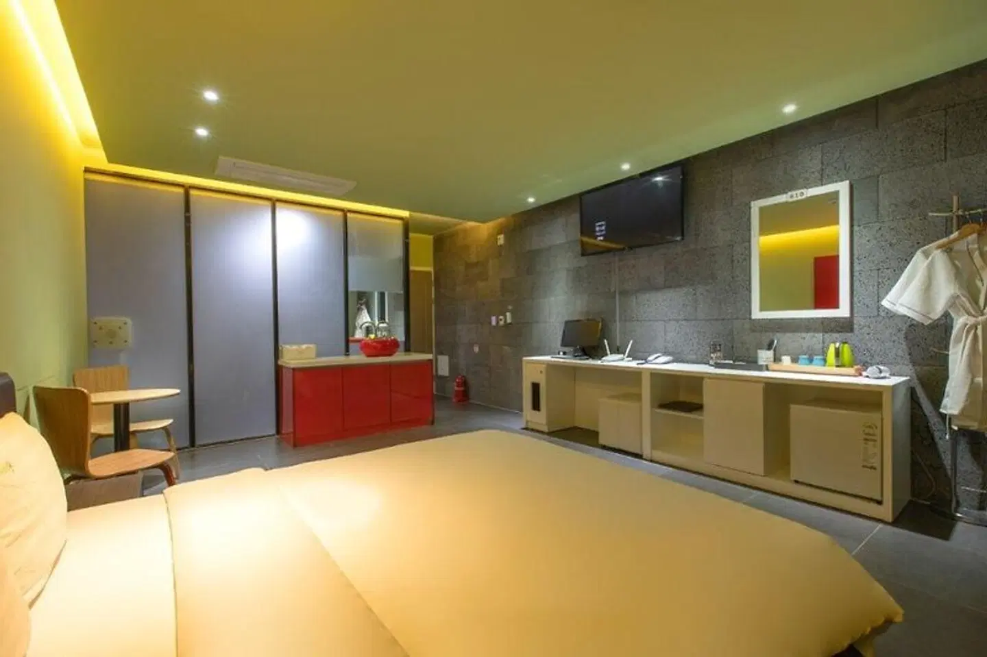 Pentastar Hotel ROOM_EXAMPLE