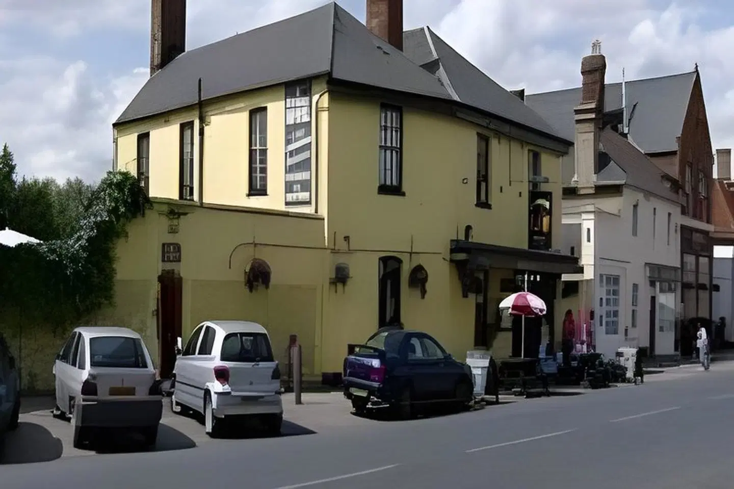 The Crown Inn Hotel EXTERIOR