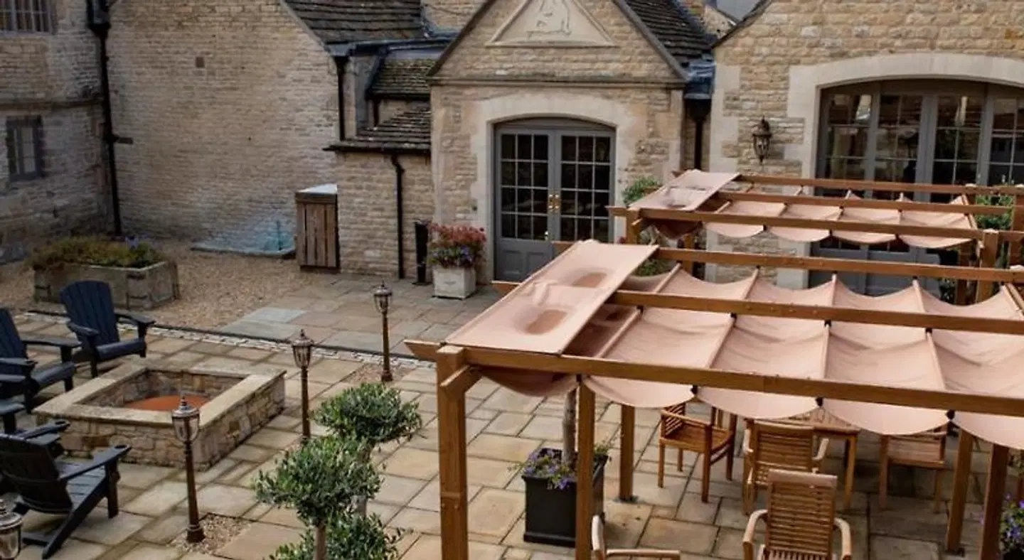 The Haycock Terrasse