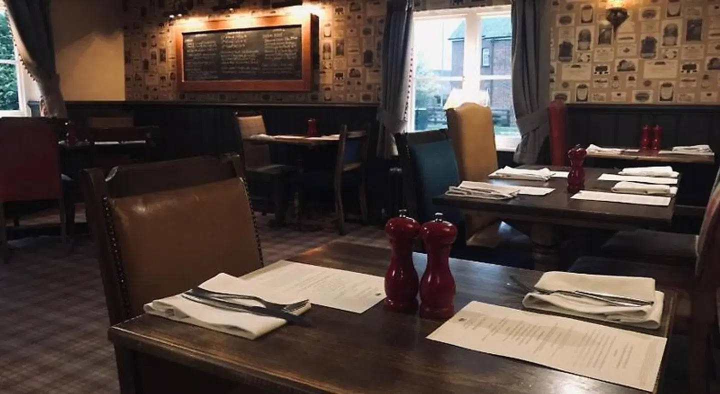 The Crown Pub, Dining & Rooms Restaurant