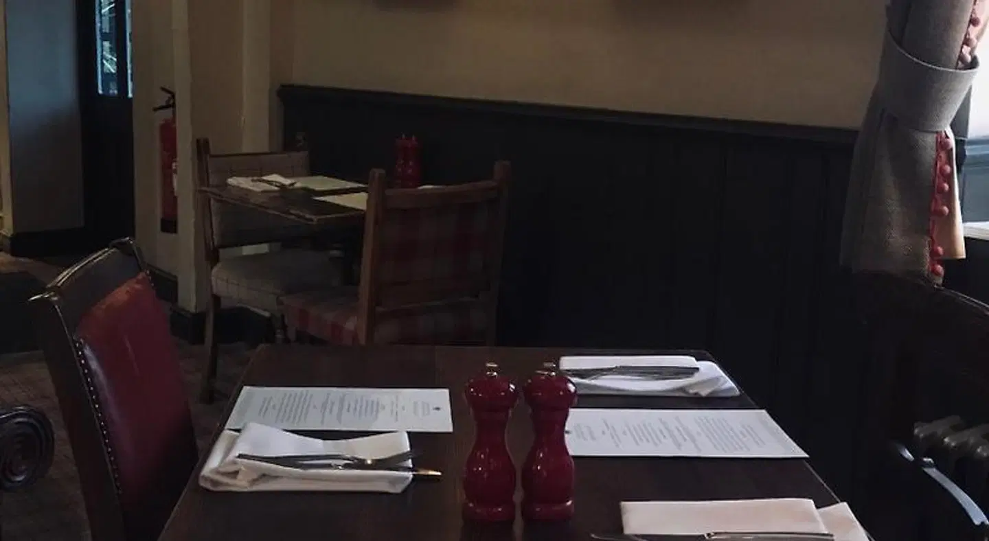The Crown Pub, Dining & Rooms Restaurant