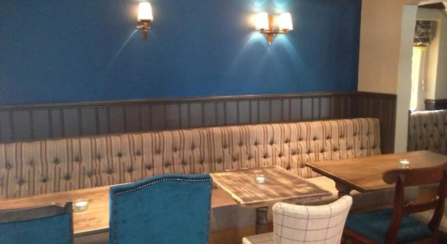 The Crown Pub, Dining & Rooms Terrasse