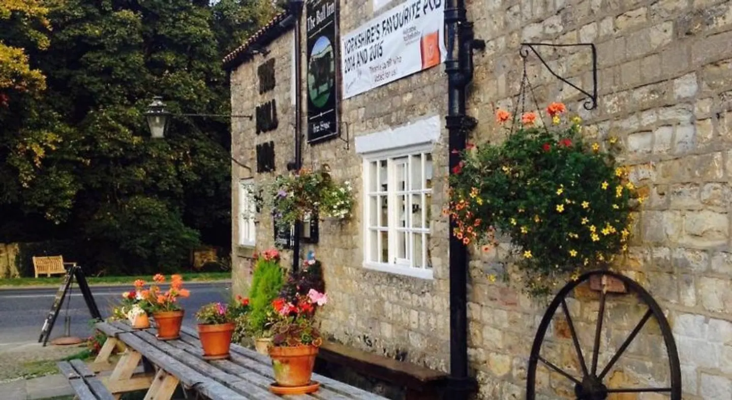 The Bull Inn EXTERIOR