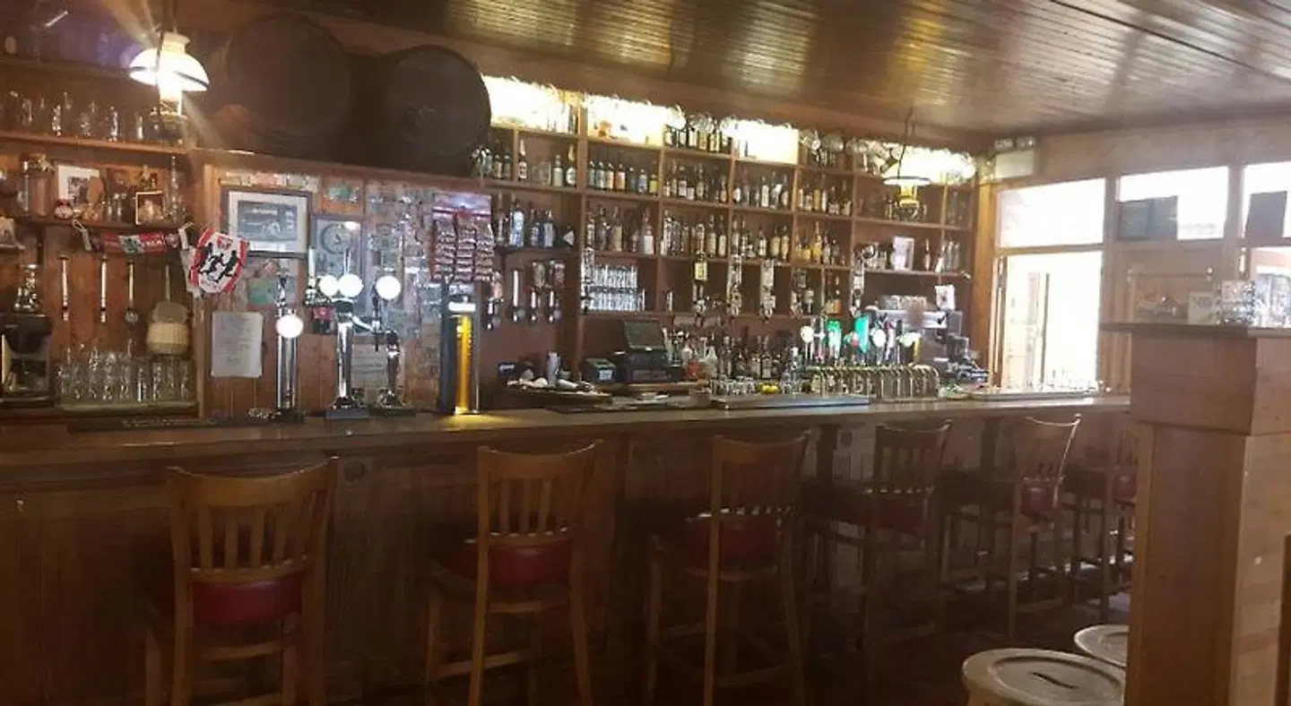 Skellys Bar