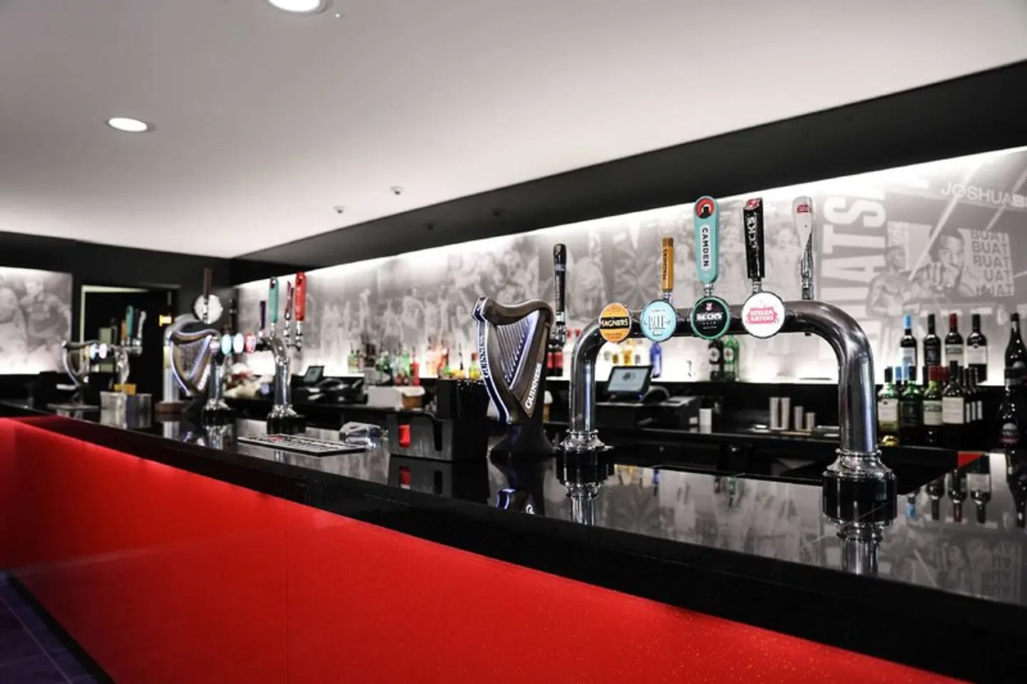 DoubleTree by Hilton Hotel Milton Keynes Bar