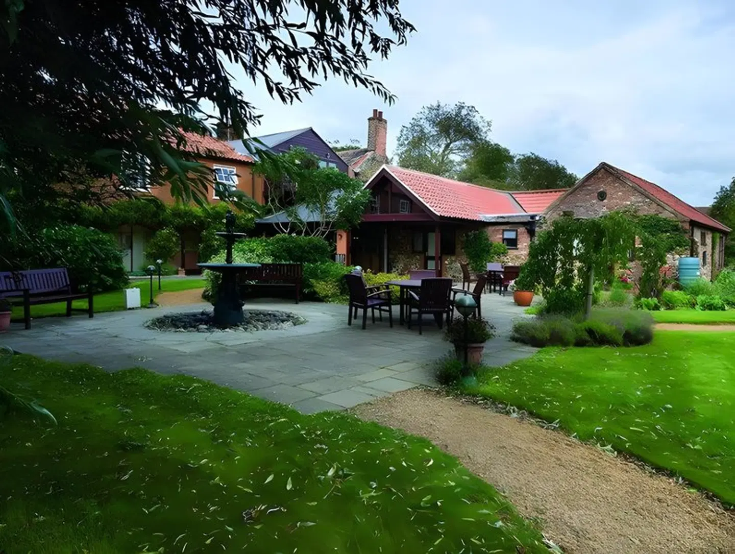 Le Strange Arms Hotel Garten