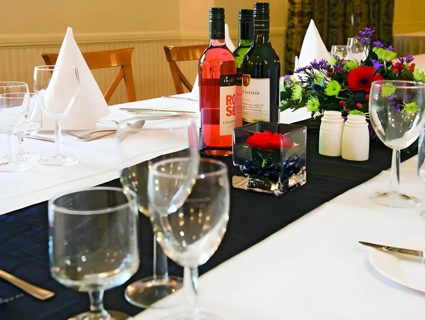 Le Strange Arms Hotel Restaurant