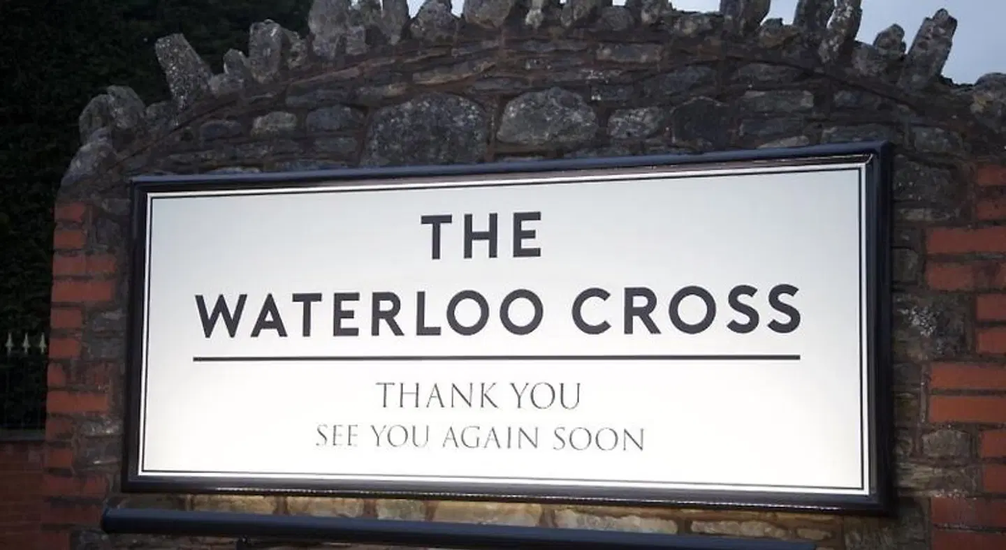 Waterloo Cross by Marston's Inns EXTERIOR