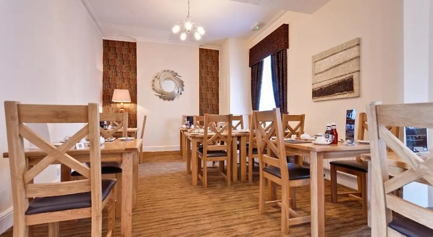 Lauriston & Lawton Court Hotel Restaurant