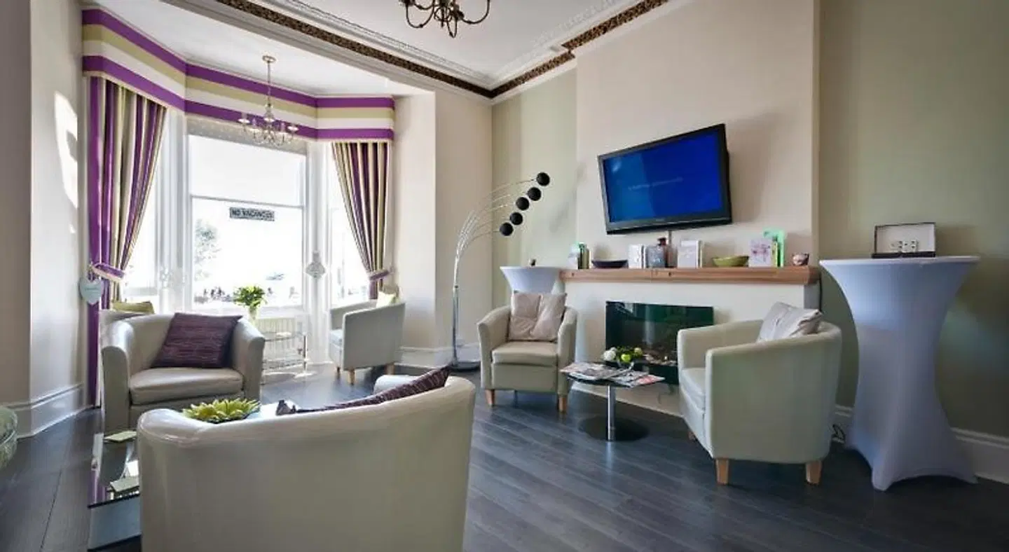 Lauriston & Lawton Court Hotel ROOM_EXAMPLE