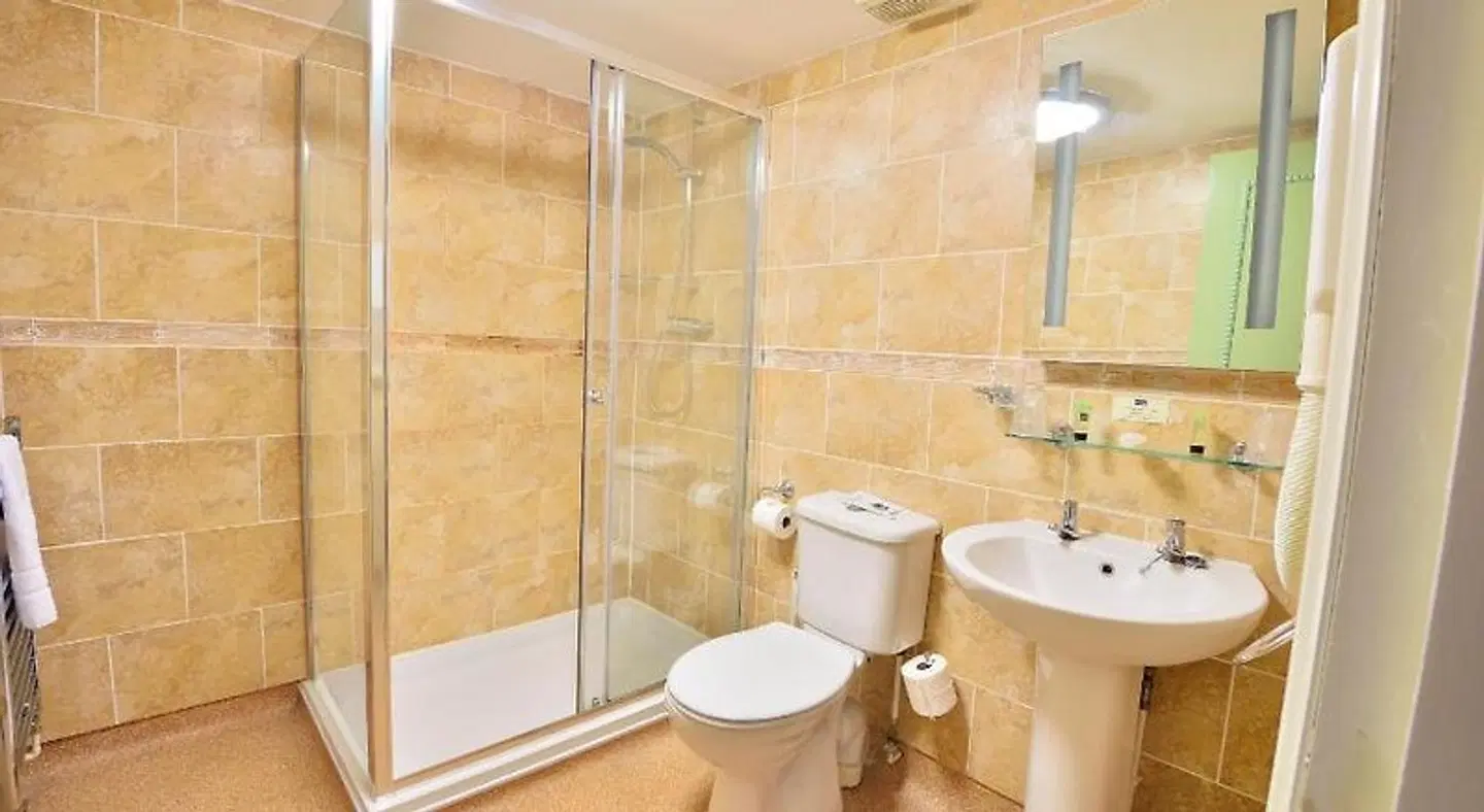 The Angel Hotel - Relax Innz Badezimmer