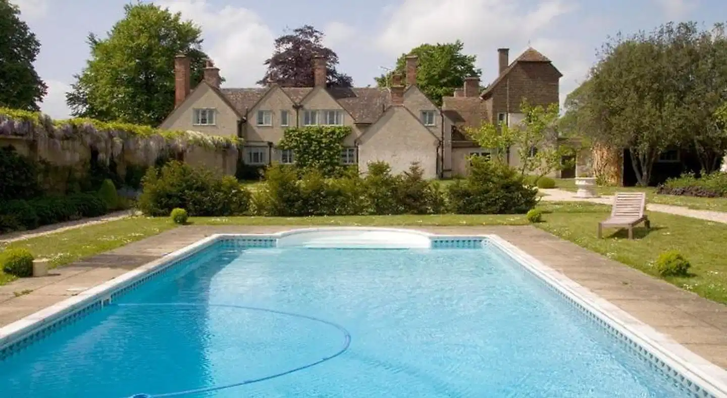 Little Court Pool