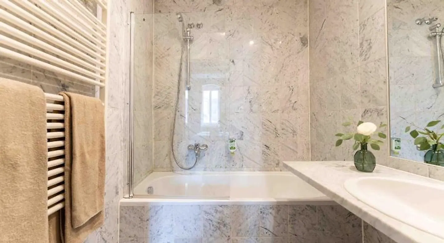 eee hotel Perg Badezimmer