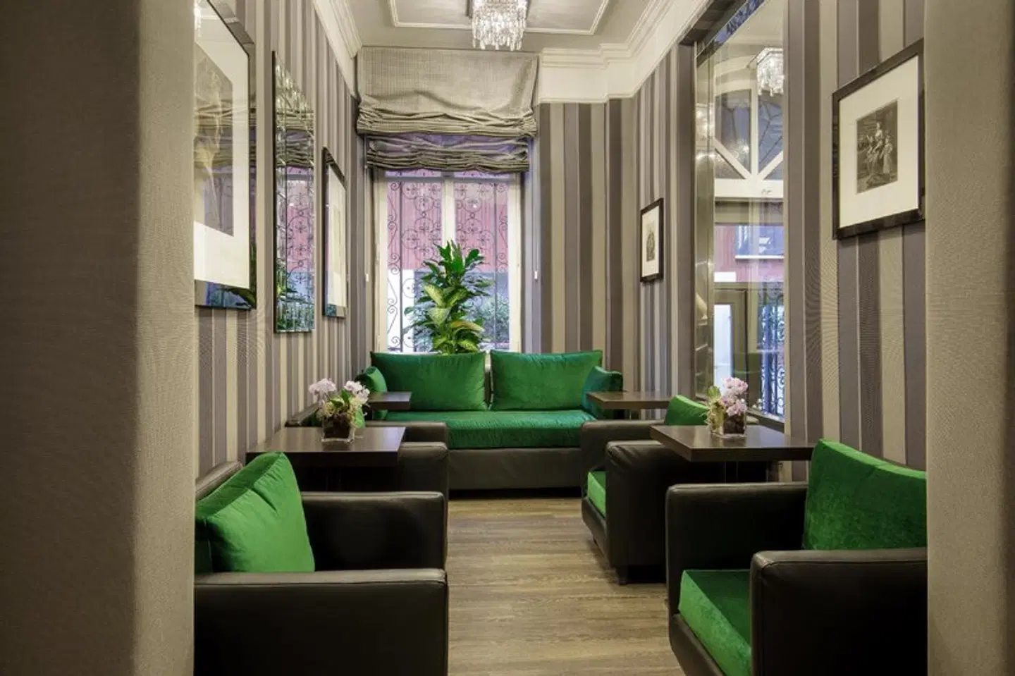 Royal Court LOUNGE_LOBBY