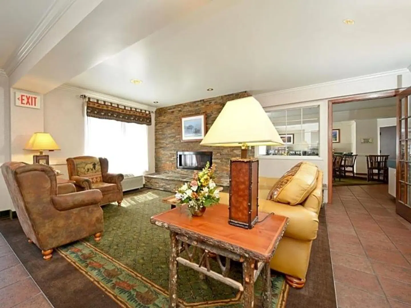 Clubhouse Inn LOUNGE_LOBBY