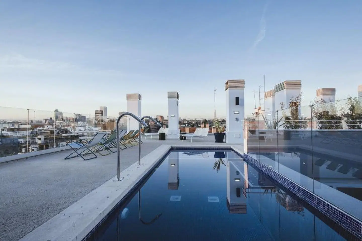Residencia Universitaria Claudio Coello OUTDOOR_POOL