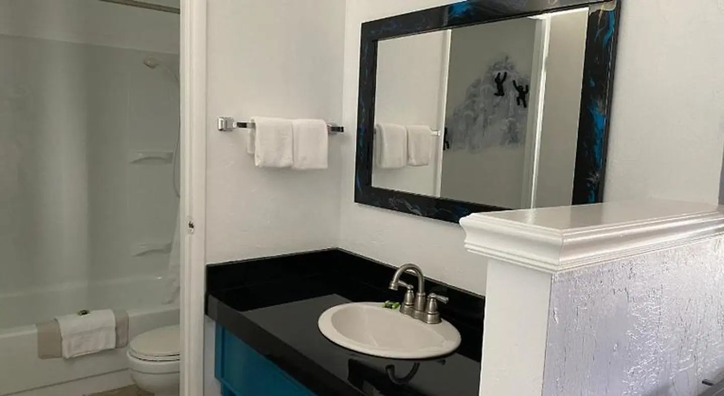 La Kris Inn Badezimmer