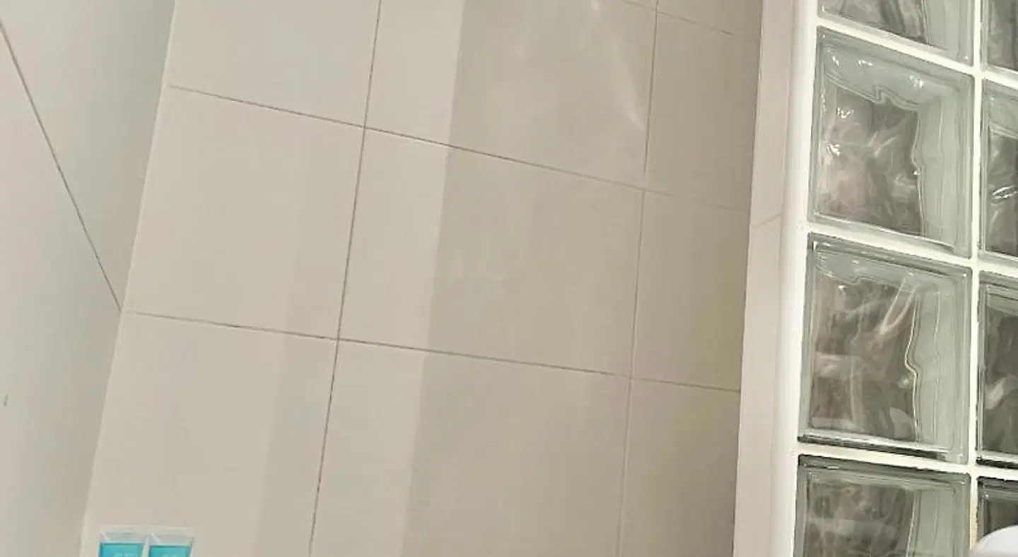 THC Gran Via Hostel Badezimmer
