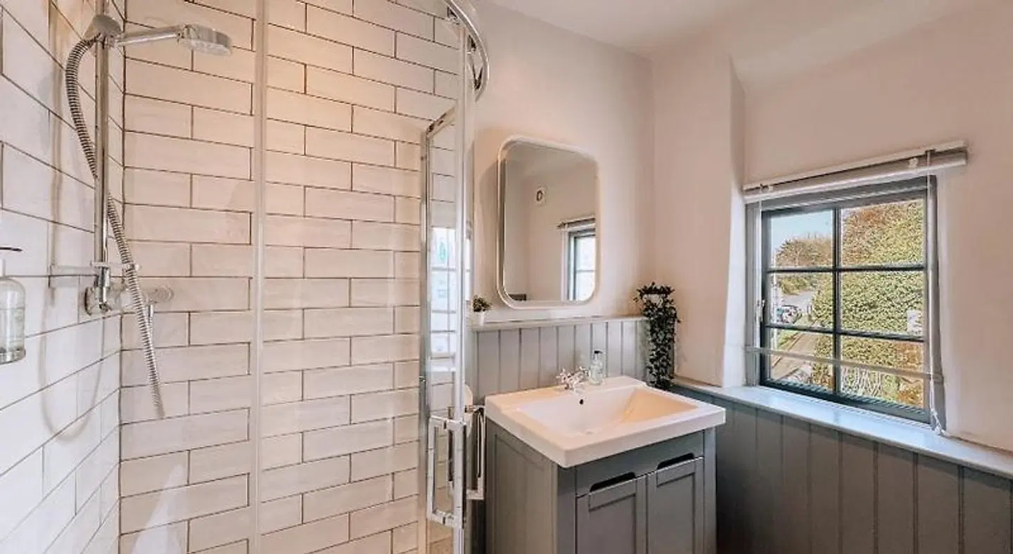 Route 2 Apartments Badezimmer