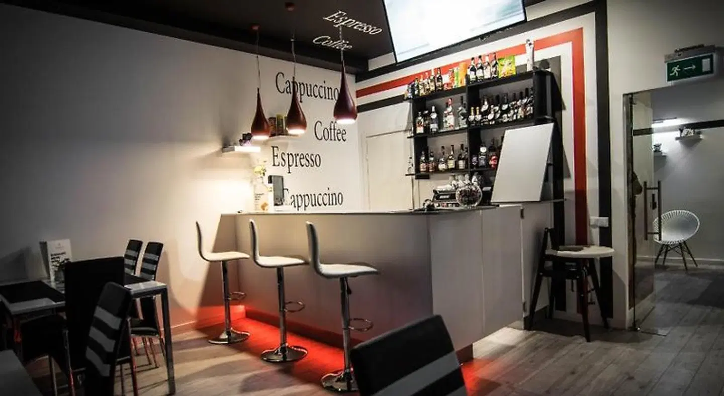 HomeLike Hotel Bar