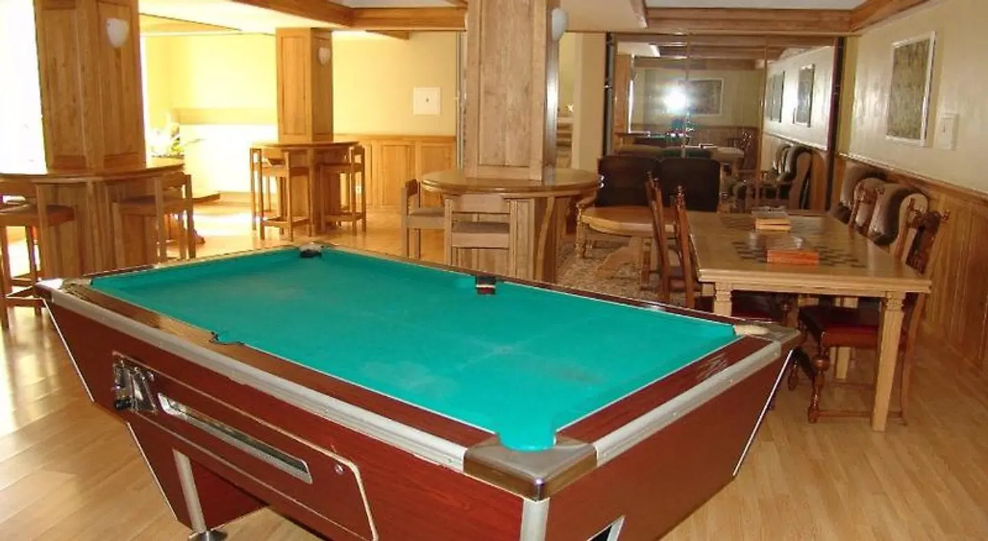'uolynas Hallenbad