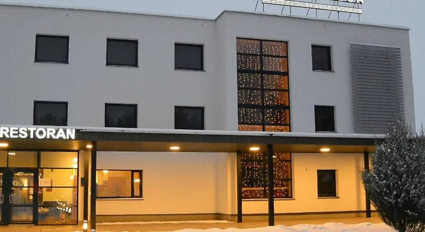 Pesa Hotel EXTERIOR