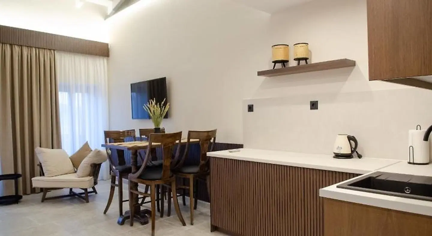 Leone suites ROOM_EXAMPLE