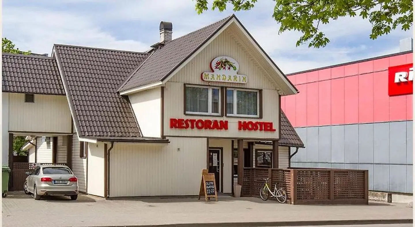 Mandarin Restoran & Hostel EXTERIOR